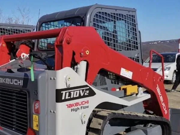 Аренда гусеничного минипогрузчика Takeuchi TL10