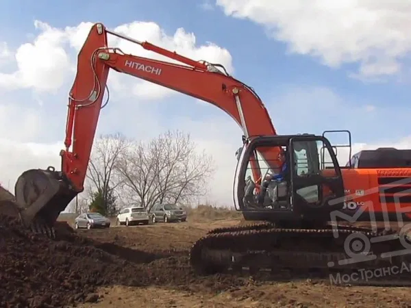 Гусеничный экскаватор Hitachi ZX 300