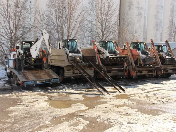 Уборка снега bobcat, Вывоз снега камазами