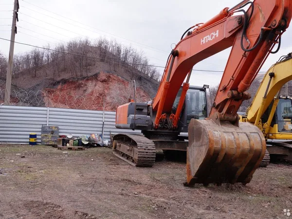 Аренда Экскаватора Hitachi 330