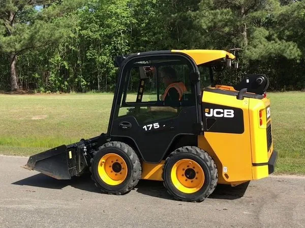 Услуги минипогрузчика/бобкет/jcb