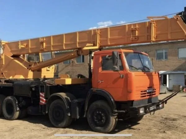 Автокран 32т