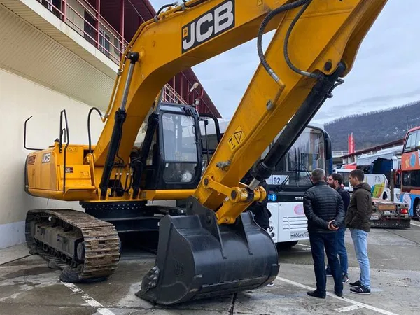 Гусеничный экскаватор JCB JS 205NLC, 2021
