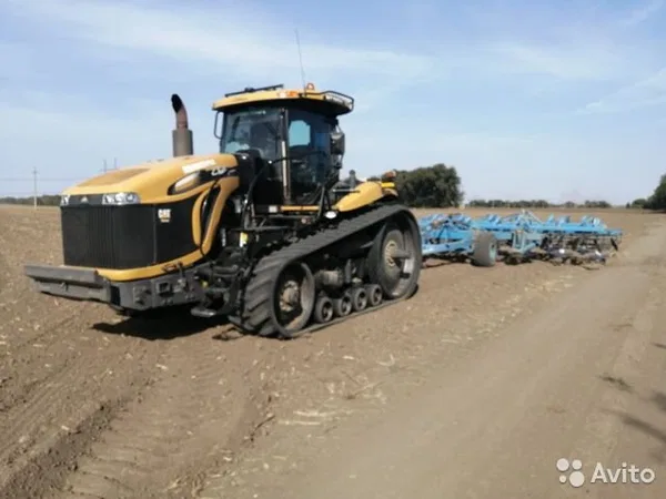 Гусеничный трактор Challenger MT845C
