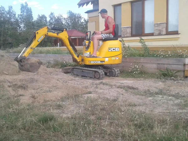 Услуги мини экскаватора и мини погрузчика