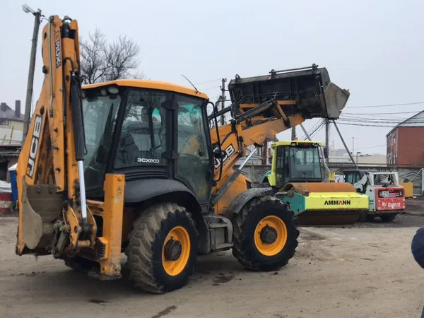 Аренда экскаватора-погрузчика JCB