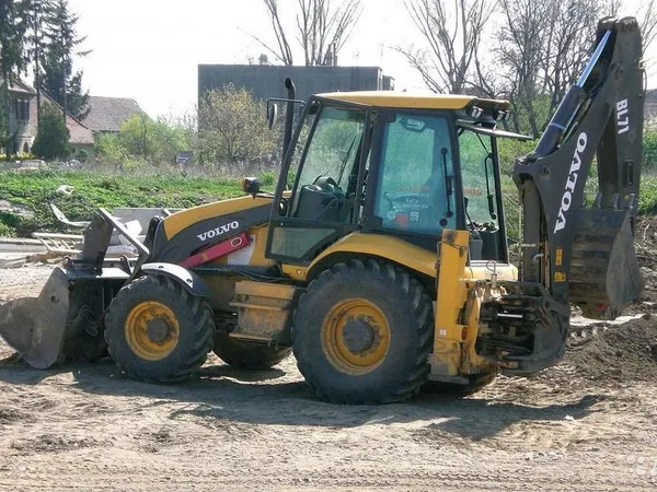 Аренда, услуги экскаватора погрузчика JCB, петушка