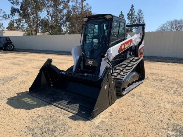 Аренда минипогрузчика гусеничного бобкэт bobcat