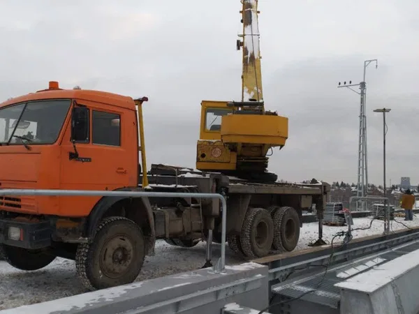 Услуги крана, услуги автокрана 16-25тонн