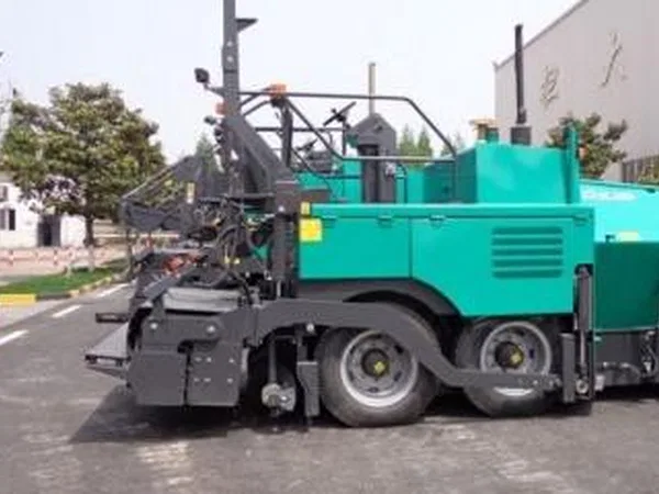 Асфальтоукладчик XCMG RP452L
