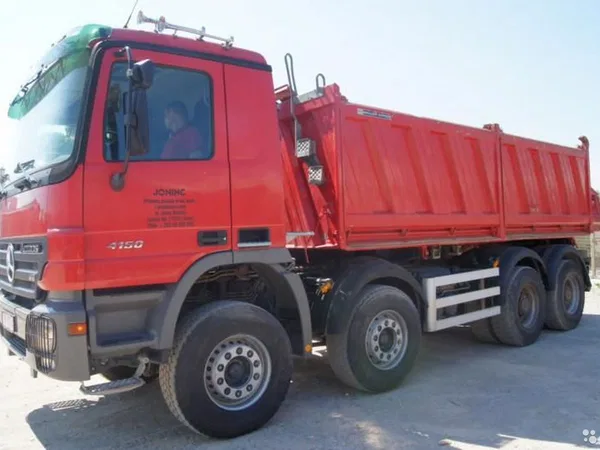 Аренда самосвала Mercedes 8X4 (20 м3)