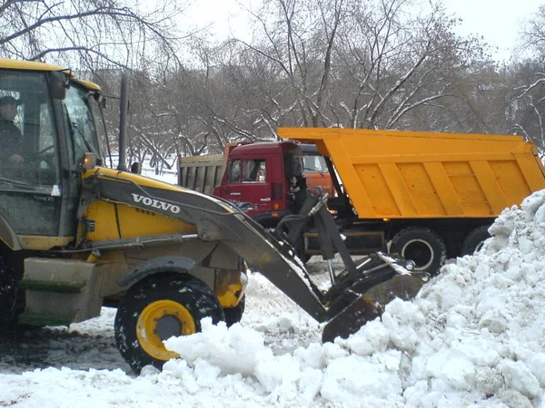 Вывоз снега