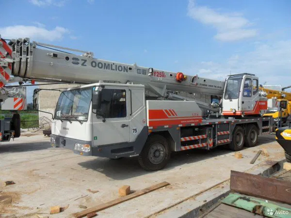 Автокран Zoomlion QY25V43 г/п 25 тонн, стрела 43 м