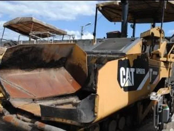 Асфальтоукладчик Caterpillar AP655D