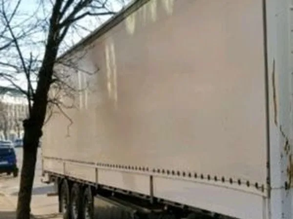 Тентованный полуприцеп Kassbohrer