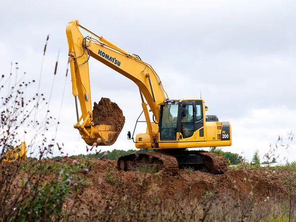 Гусеничный экскаватор Komatsu PC220