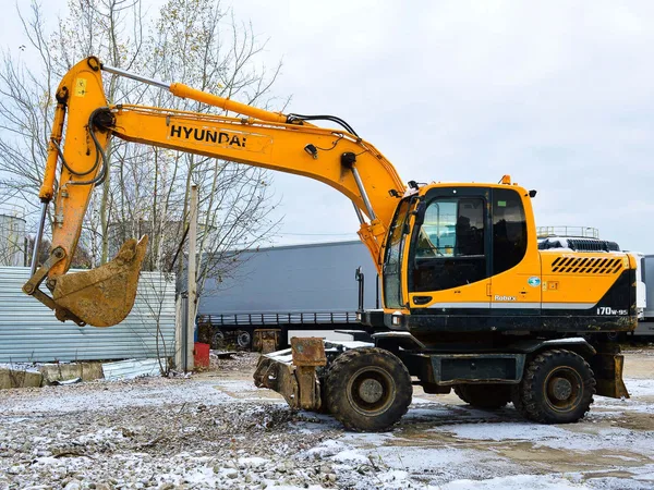 Колесный экскаватор Hyundai 170W-9S