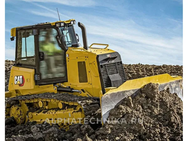 Средний бульдозер                                                     Caterpillar                                                 D4