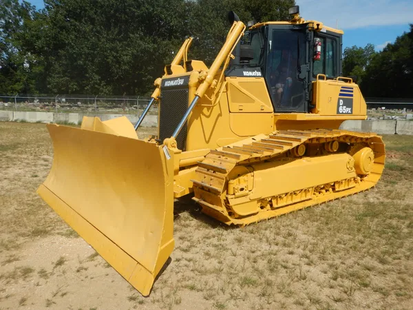 Средний бульдозер Komatsu D65PX-16