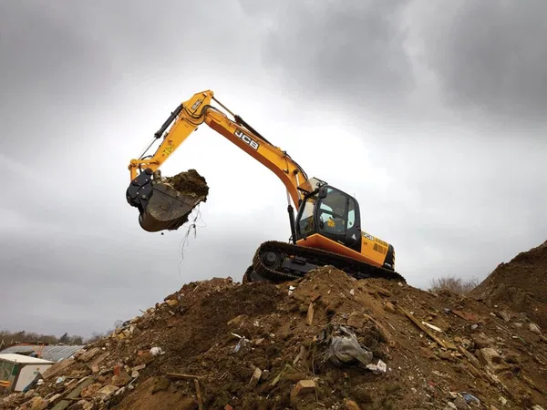 Гусеничный экскаватор                                                     JCB                                                 JS 220