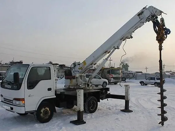 Ямобур Aichi БКМ на шасси ISUZU