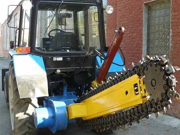 Траншеекопатель                                                     Bobcat                                                 Takeuchi