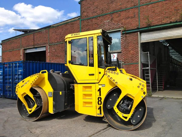 Комбинированный каток                                                     Caterpillar                                                 Boomag