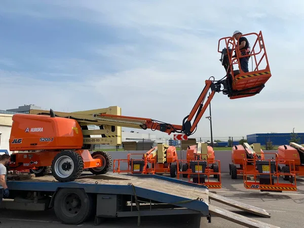 Средневысотная автовышка JLG 520AJ коленчатый дизельный подъемник