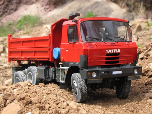 Самосвал Tatra 815