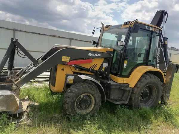 Экскаватор-погрузчик                                                     BONUM                                                 TLB870