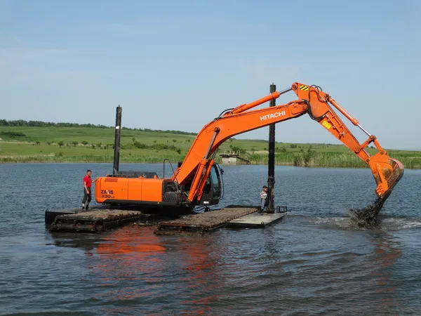 Гусеничный экскаватор                                                     Hitachi                                                 ZX330