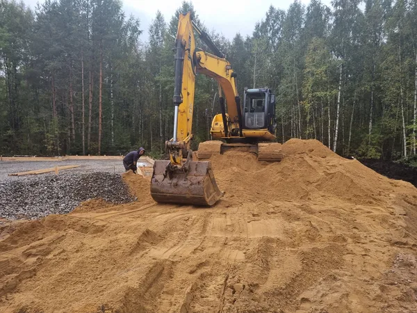 Гусеничный экскаватор JCB 220