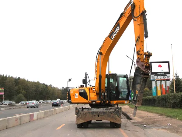 Нестандартный экскаватор JCB JS160W