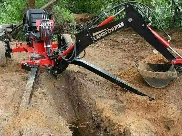 Навесной и прицепной экскаватор LANDFORMER _