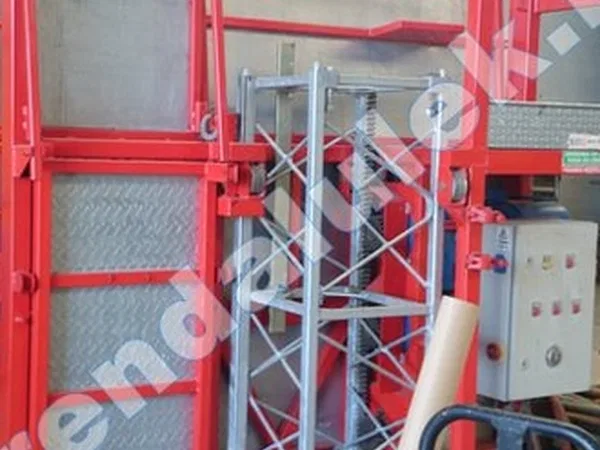 Грузовой шахтный мачтовый подъемник ENCOMAT IZA PETC 1500