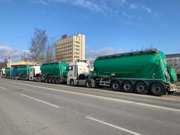 Перевозка комбикормов