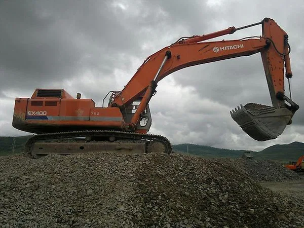 Гусеничный экскаватор Hitachi EX400