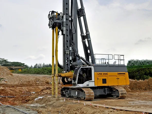 Сваебойная установка (копер) Liebherr LRB 255