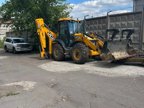 Экскаватор-погрузчик                                                         JCB                                                     3cx