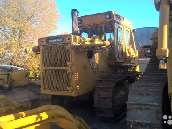 Гусеничный бульдозер Komatsu D155A