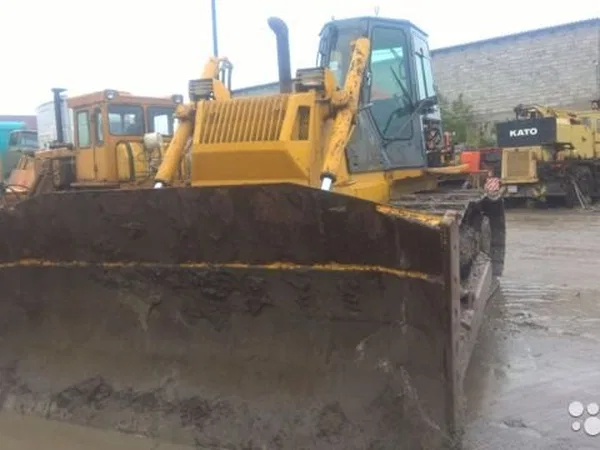 Гусеничный бульдозер Komatsu D65