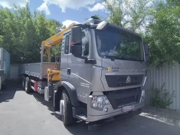 Бортовой грузовик с КМУ Howo HY10S5