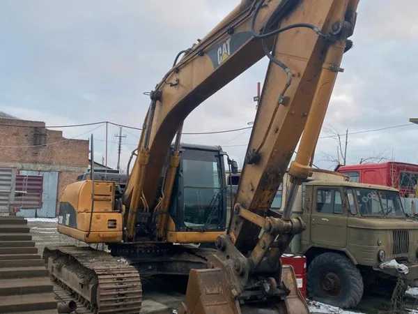 Гусеничный экскаватор Caterpillar 318