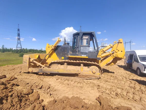 Гусеничный бульдозер Shantui SD32
