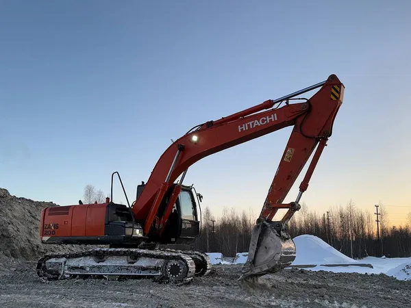 Гусеничный экскаватор Hitachi ZX200-5G