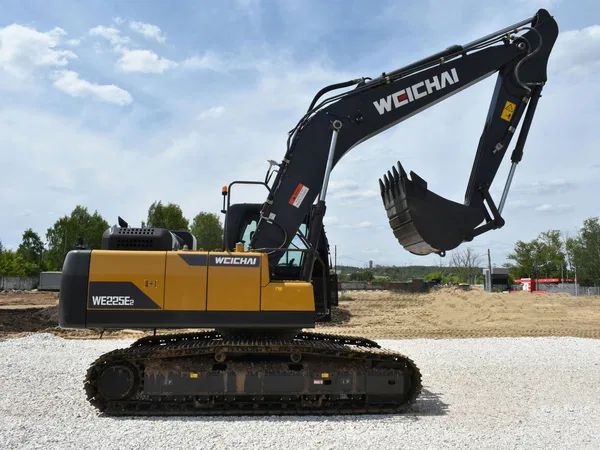 Гусеничный экскаватор                                                         XCMG                                                     XE 225DN