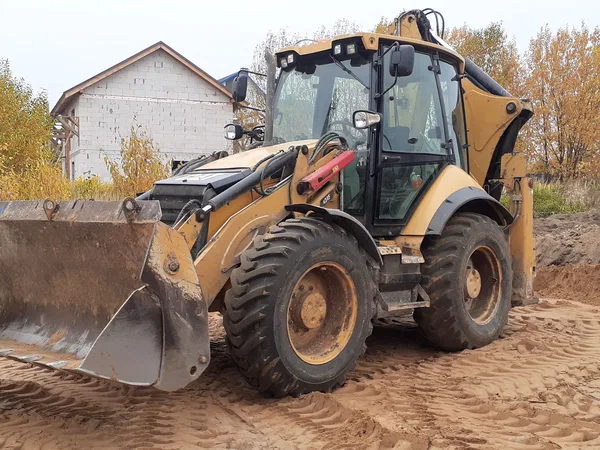 Экскаватор-погрузчик                                                         JCB                                                     4CX