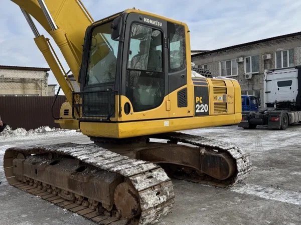 Гусеничный экскаватор Komatsu  PC220‑8M0