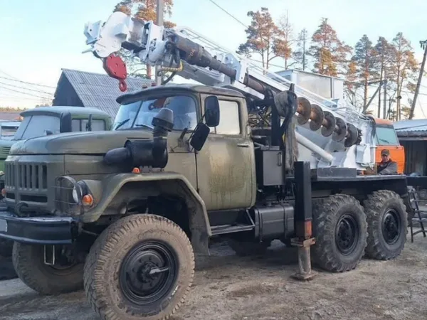 Бурильно-крановая машина ЗИЛ 131