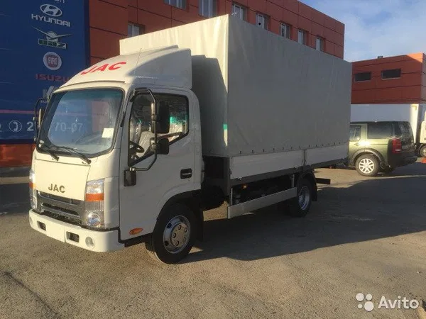 Бортовой автомобиль JAC 56